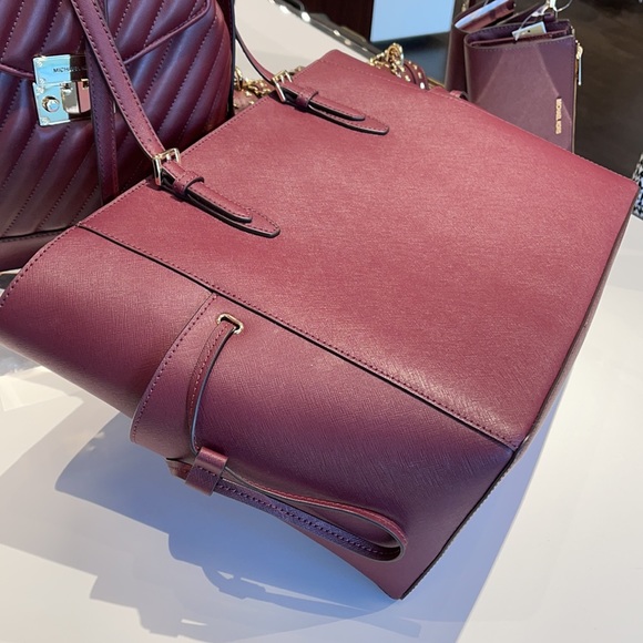 Michael Kors Gilly Travel Large Drawstring Tote Oxblood NWT - Picture 9 of 16